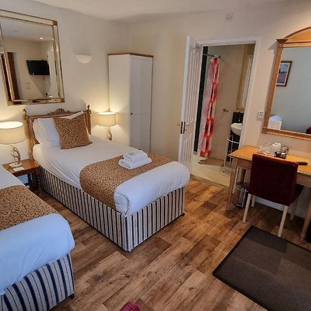 Hotel The Fox & Hounds Faringdon Zimmer foto
